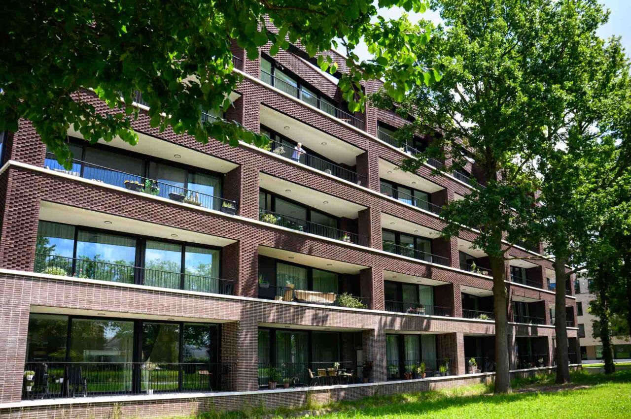 Het gebouw Kanaalzicht aan de Auwegemvaart in Mechelen.